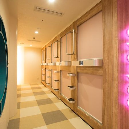 New Japan Lady'S Capsule Hotel 오사카 외부 사진
