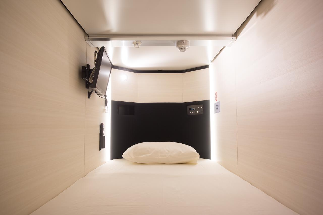 New Japan Lady'S Capsule Hotel 오사카 외부 사진
